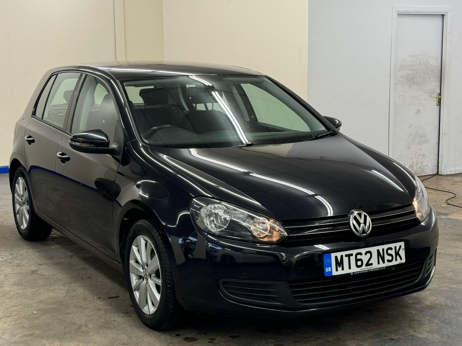 Volkswagen Golf Listing Image