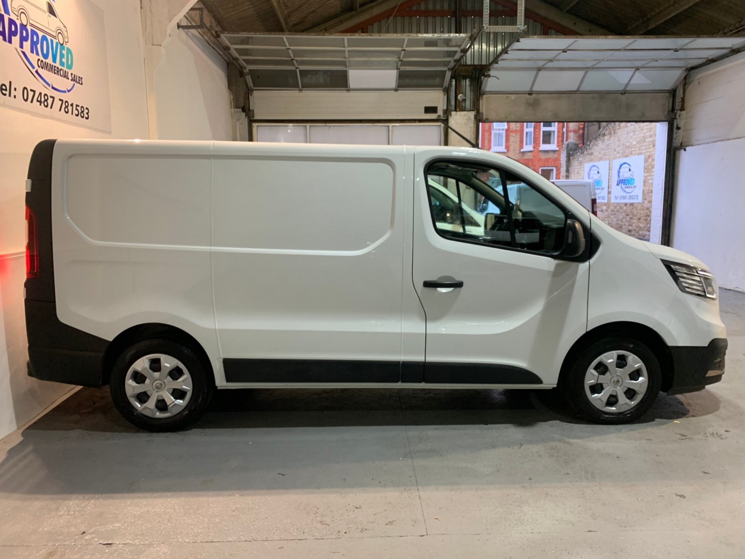 Renault Trafic Listing Image