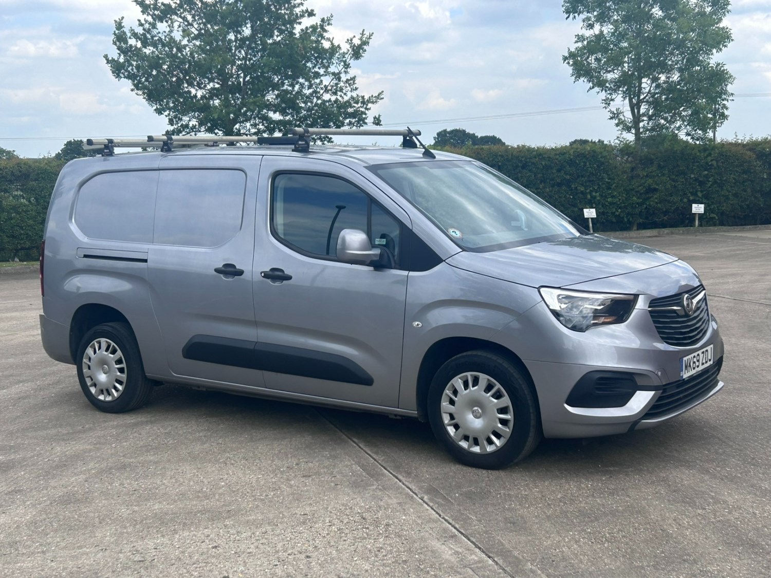 Vauxhall Combo Listing Image