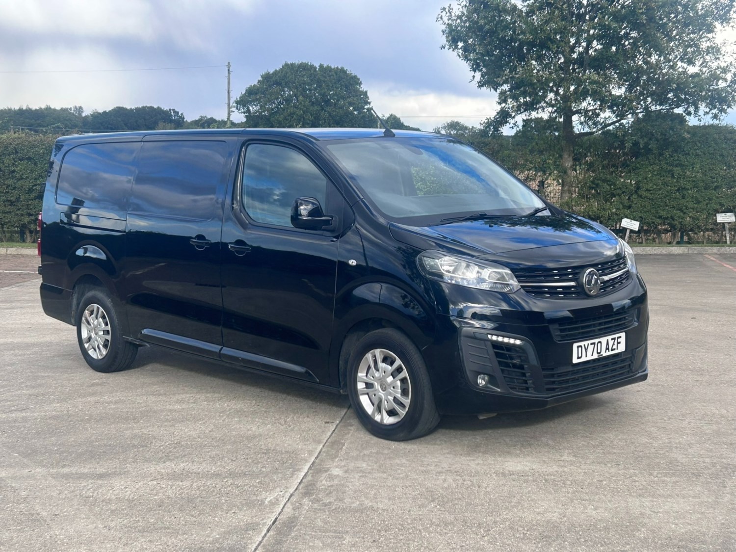 Vauxhall Vivaro Listing Image