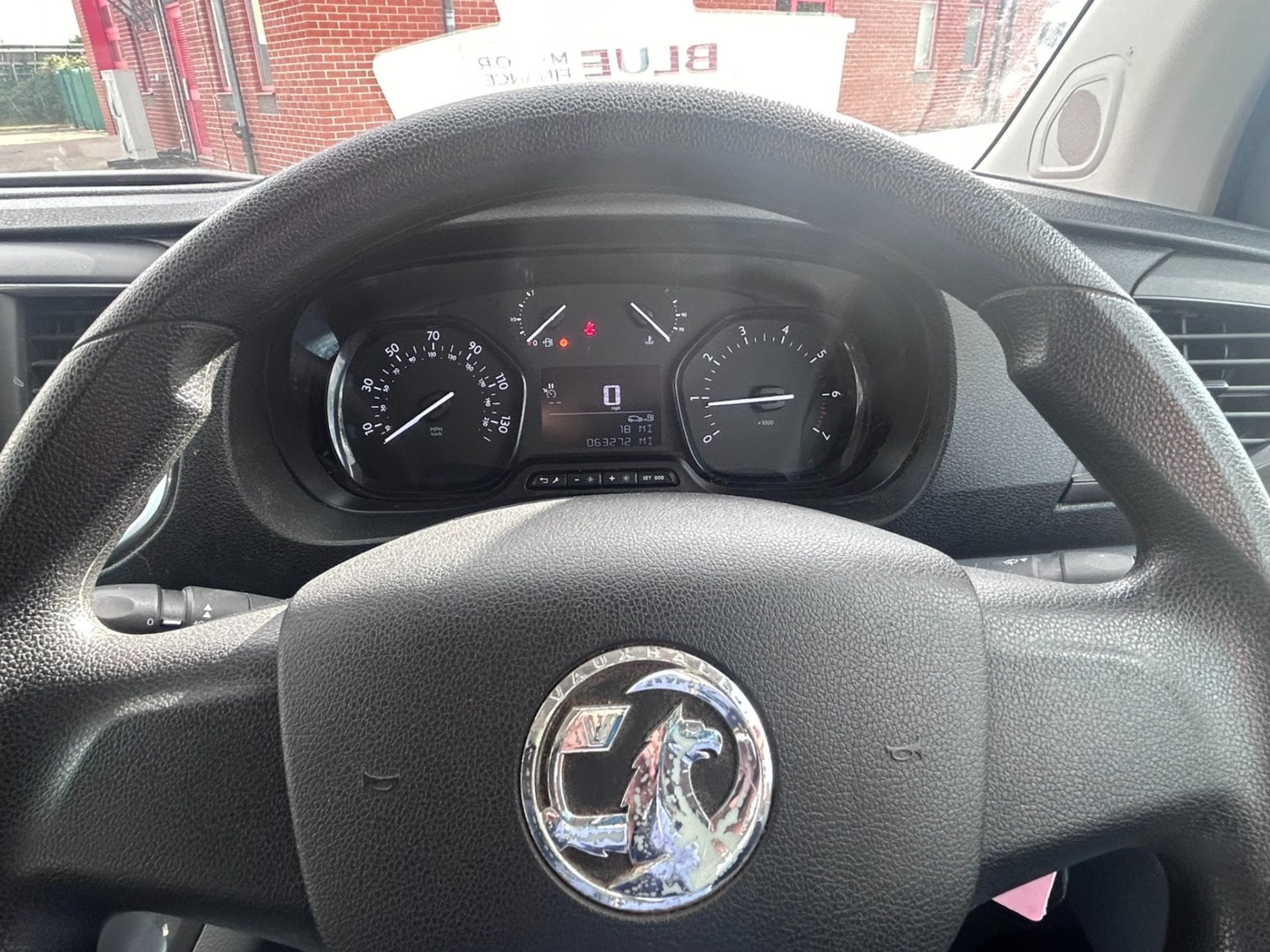 Vauxhall Vivaro Listing Image