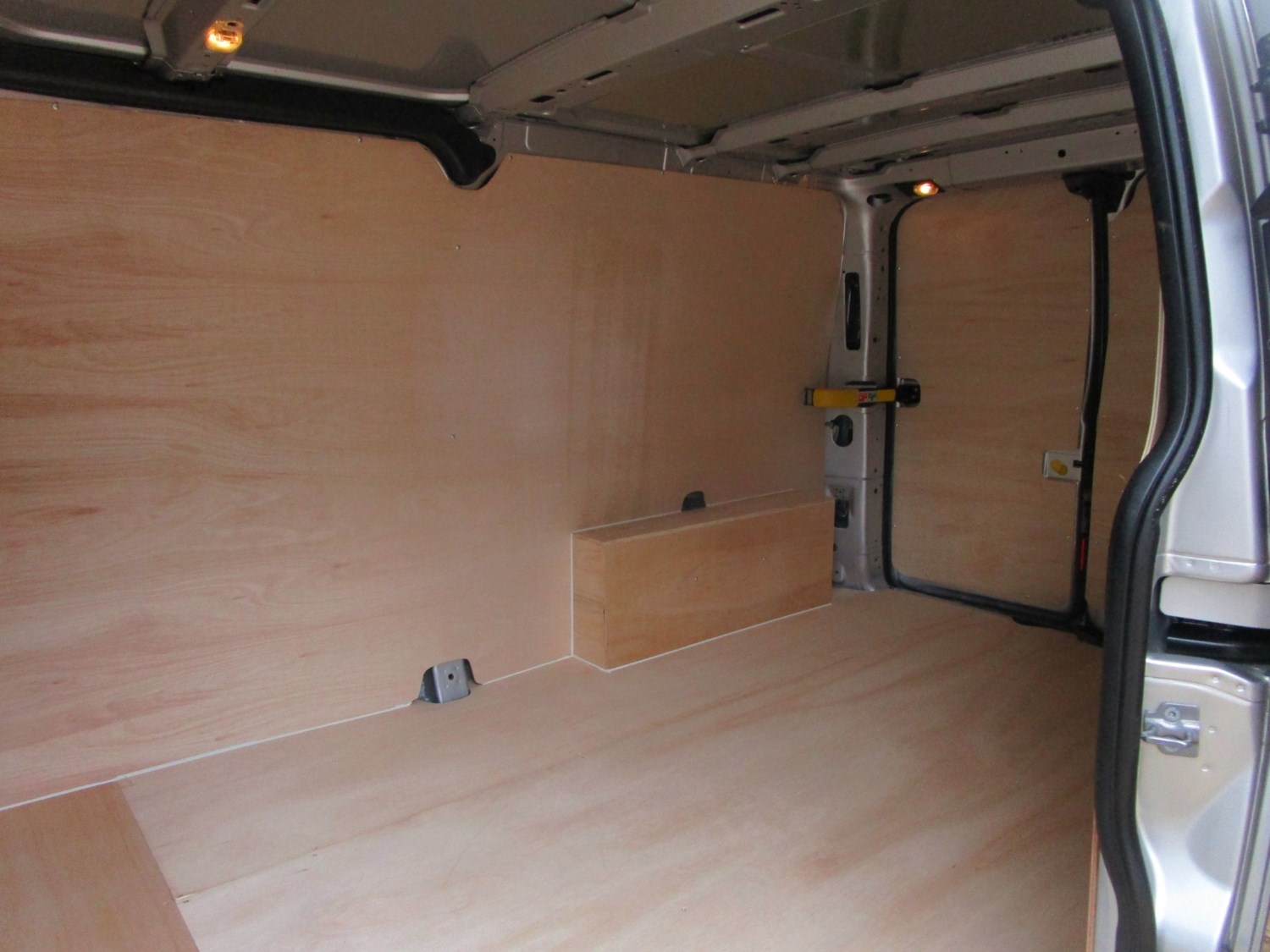 Ford Transit Custom Listing Image