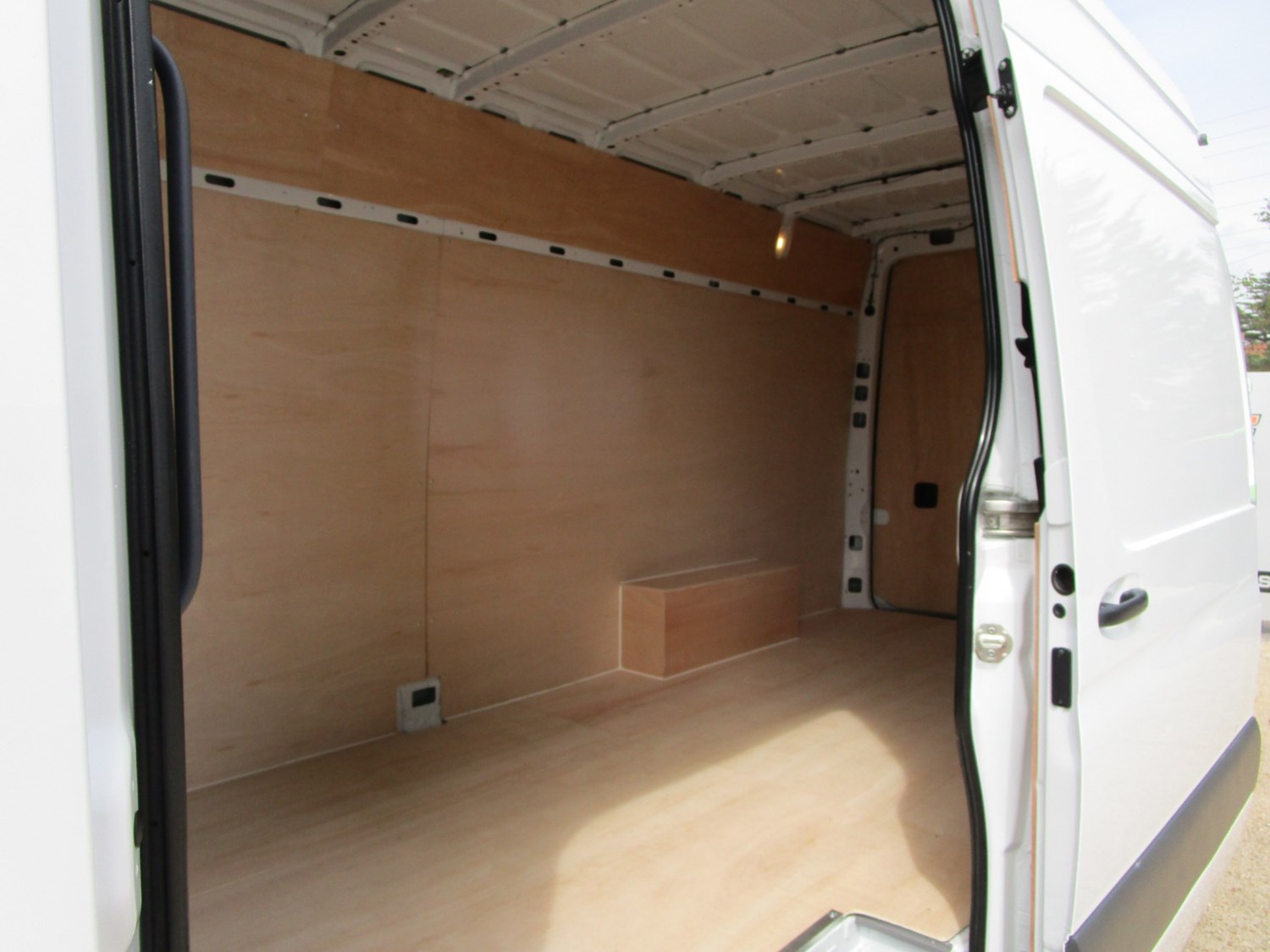 Mercedes-Benz Sprinter Listing Image