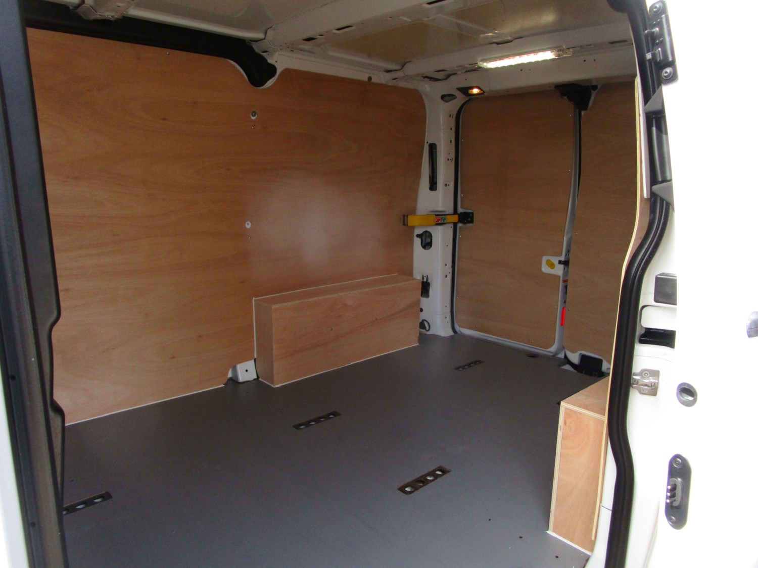 Ford Transit Custom Listing Image