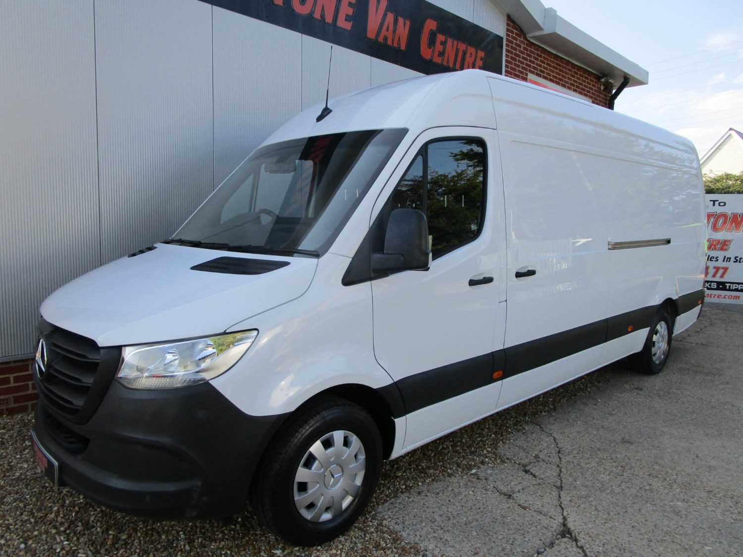 Mercedes-Benz Sprinter Listing Image