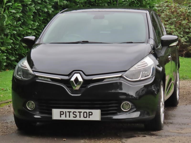 Renault Clio Listing Image