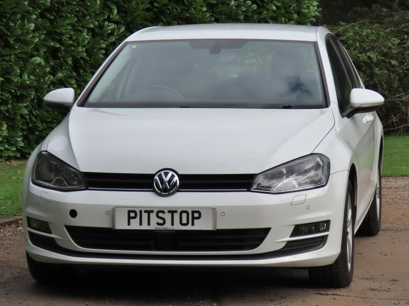 Volkswagen Golf Listing Image