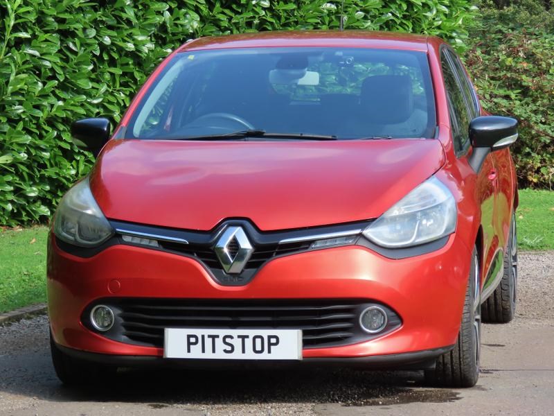 Renault Clio Listing Image