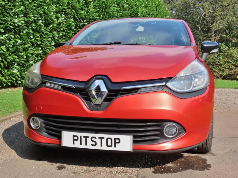 Renault Clio Listing Image