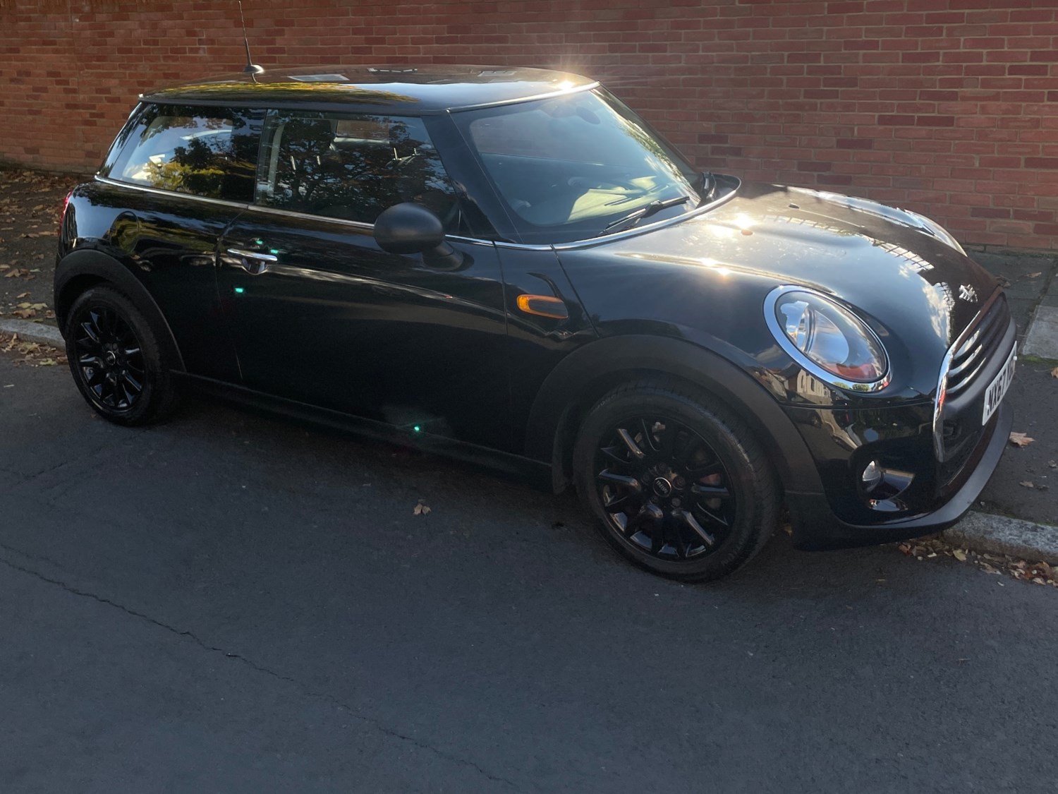 MINI Hatch Listing Image