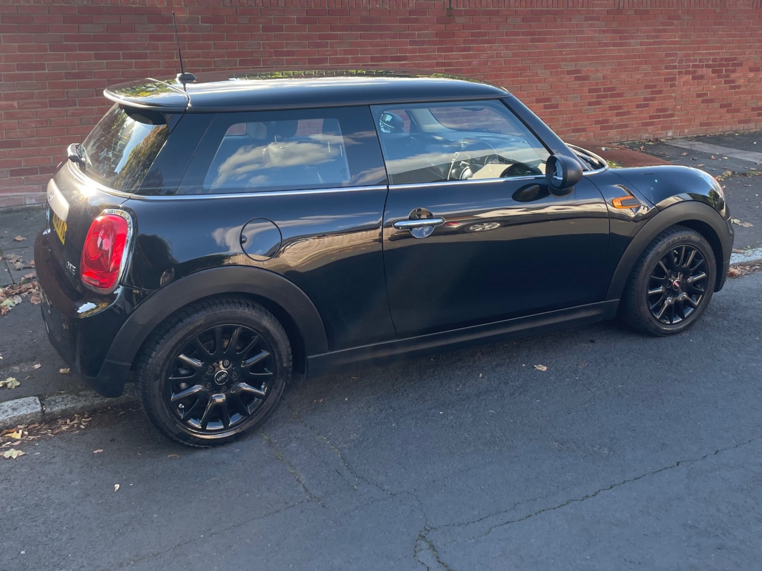 MINI Hatch Listing Image