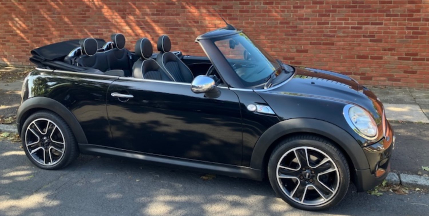 MINI Convertible Listing Image