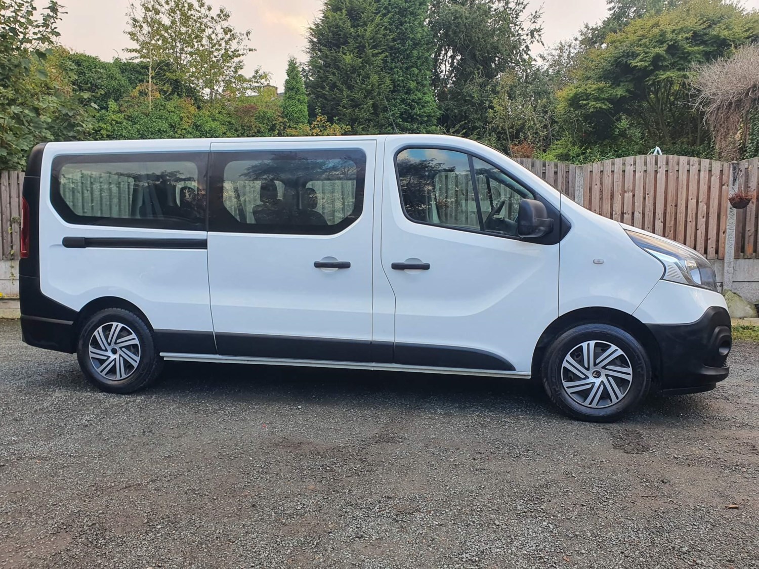 Renault Trafic Listing Image