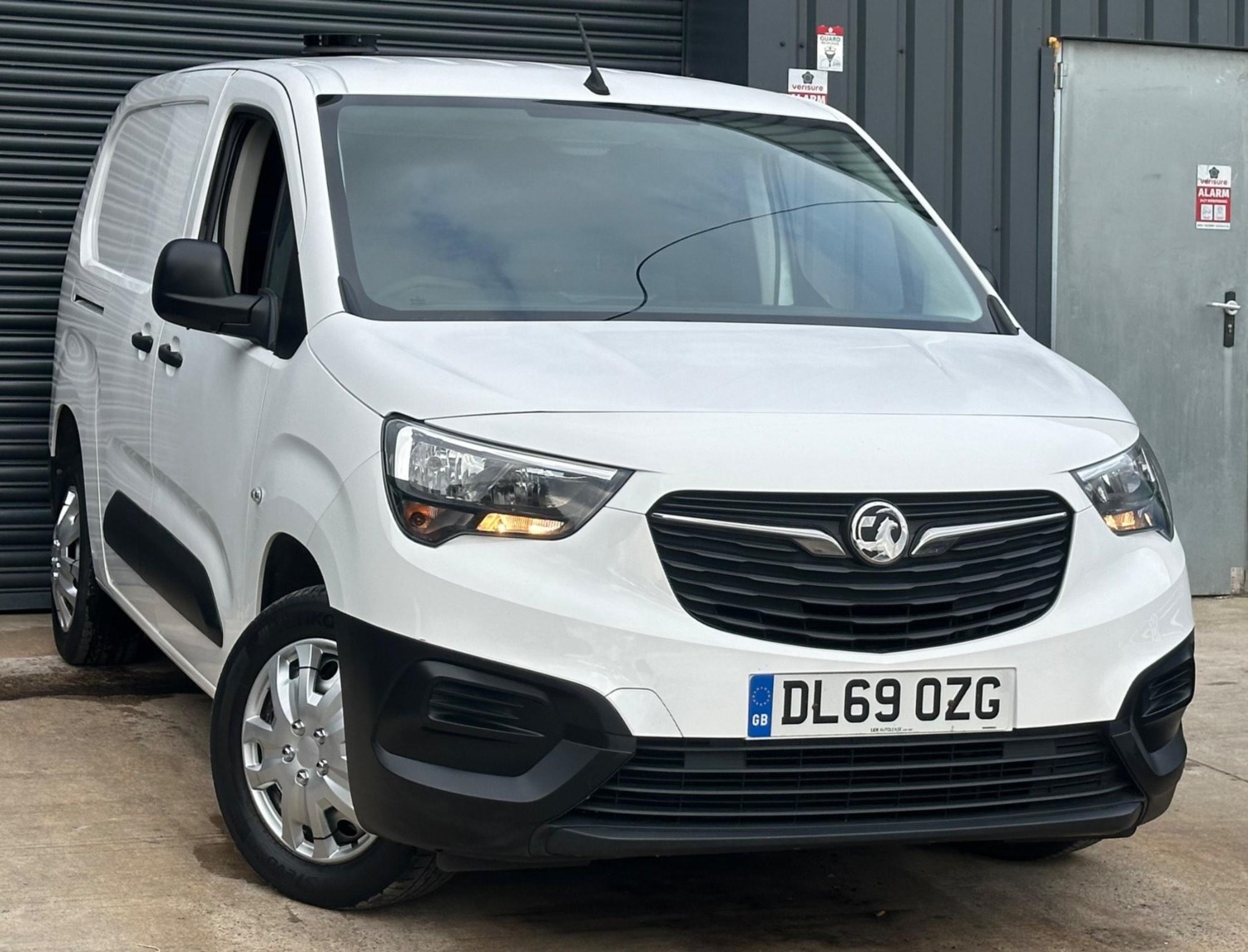 Vauxhall Combo Listing Image