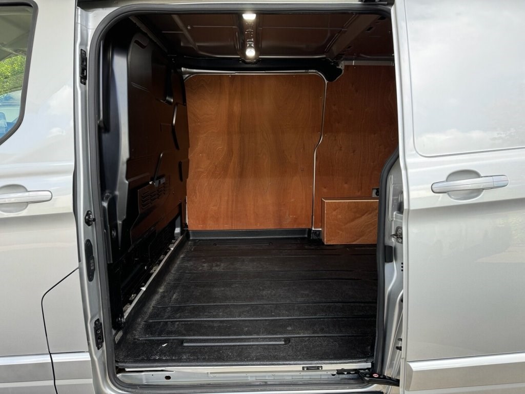 Ford Transit Custom Listing Image