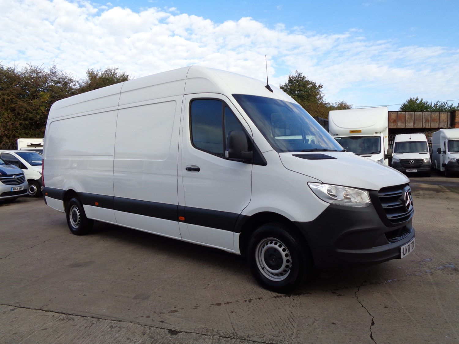 Mercedes-Benz Sprinter Listing Image