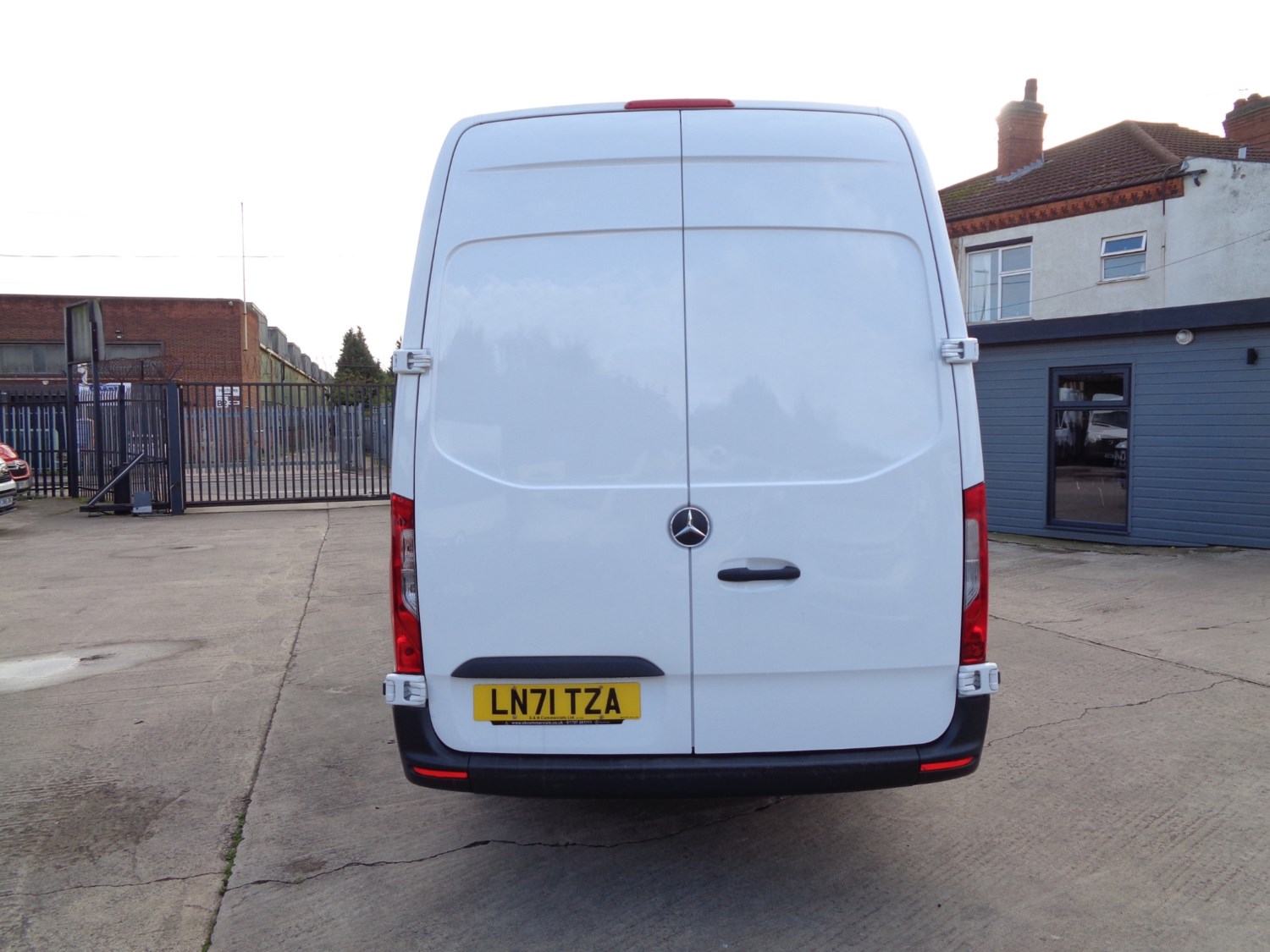 Mercedes-Benz Sprinter Listing Image