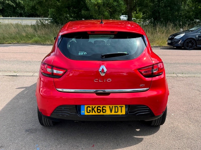 Renault Clio Listing Image