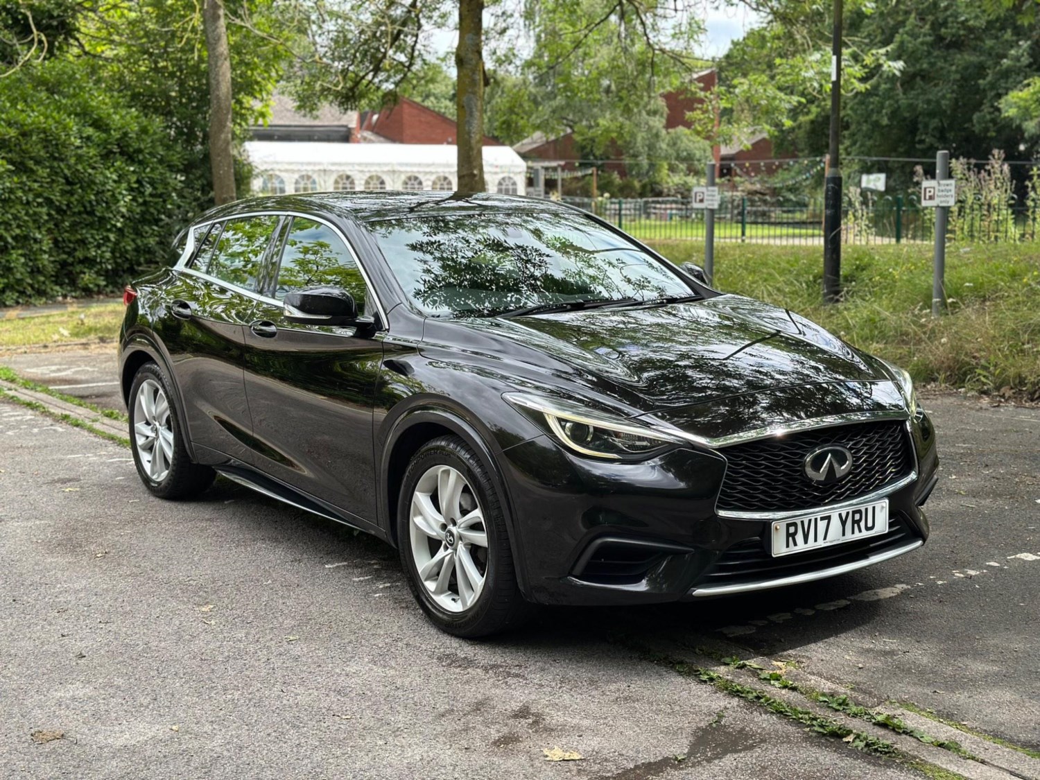 Infiniti Q30 Listing Image