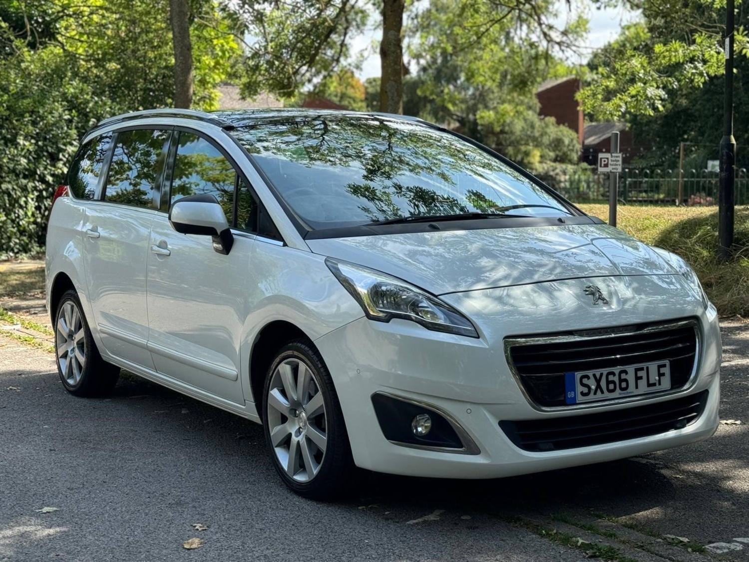 Peugeot 5008 Listing Image