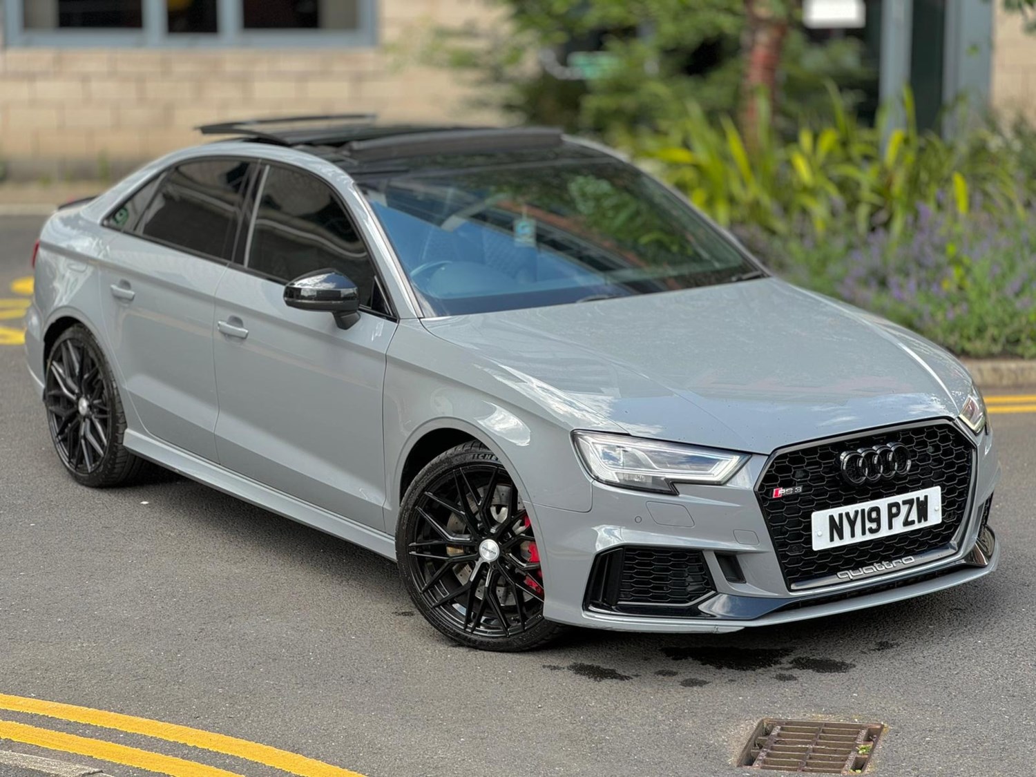 Audi RS3 Listing Image