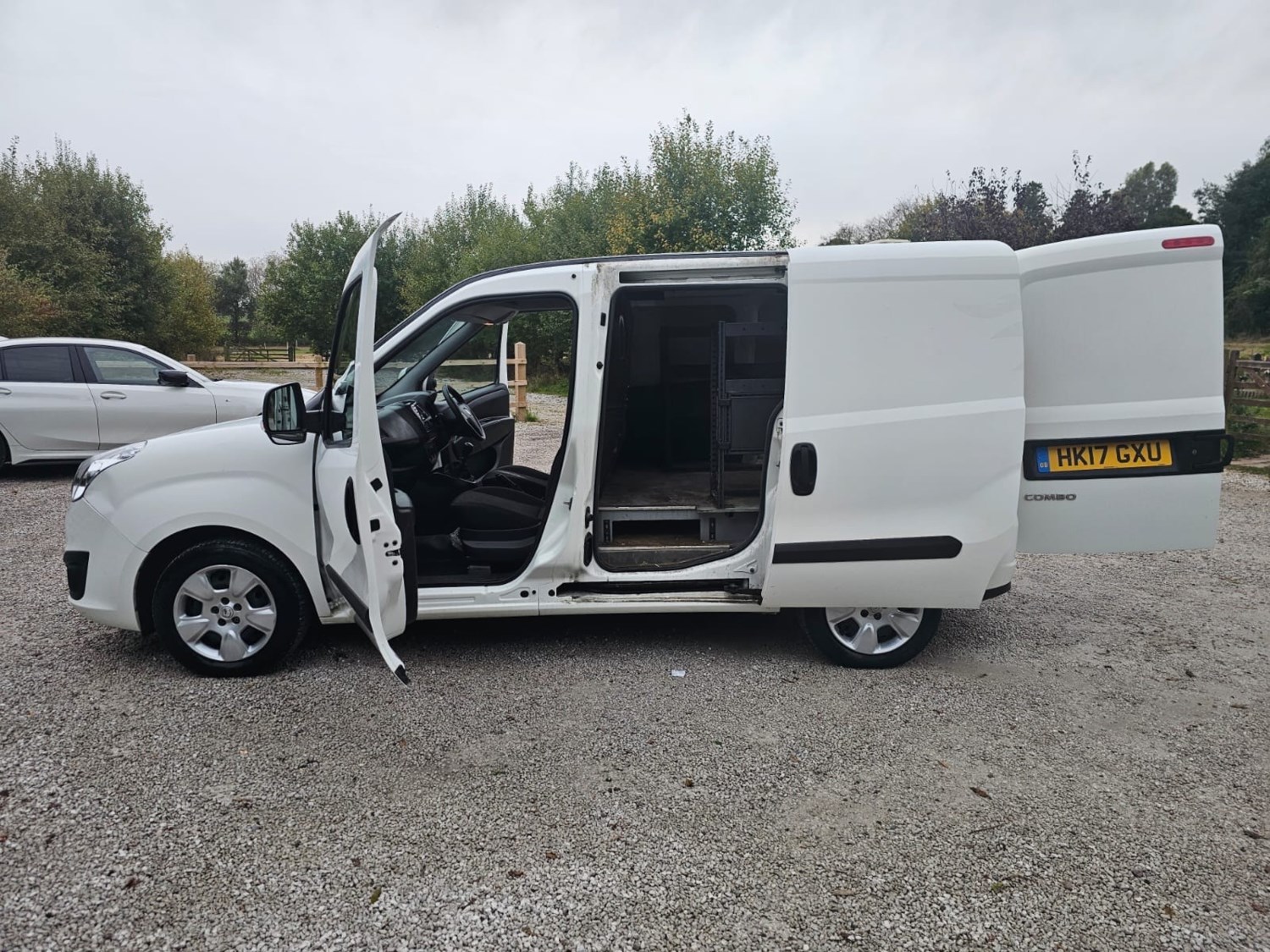 Vauxhall Combo Listing Image