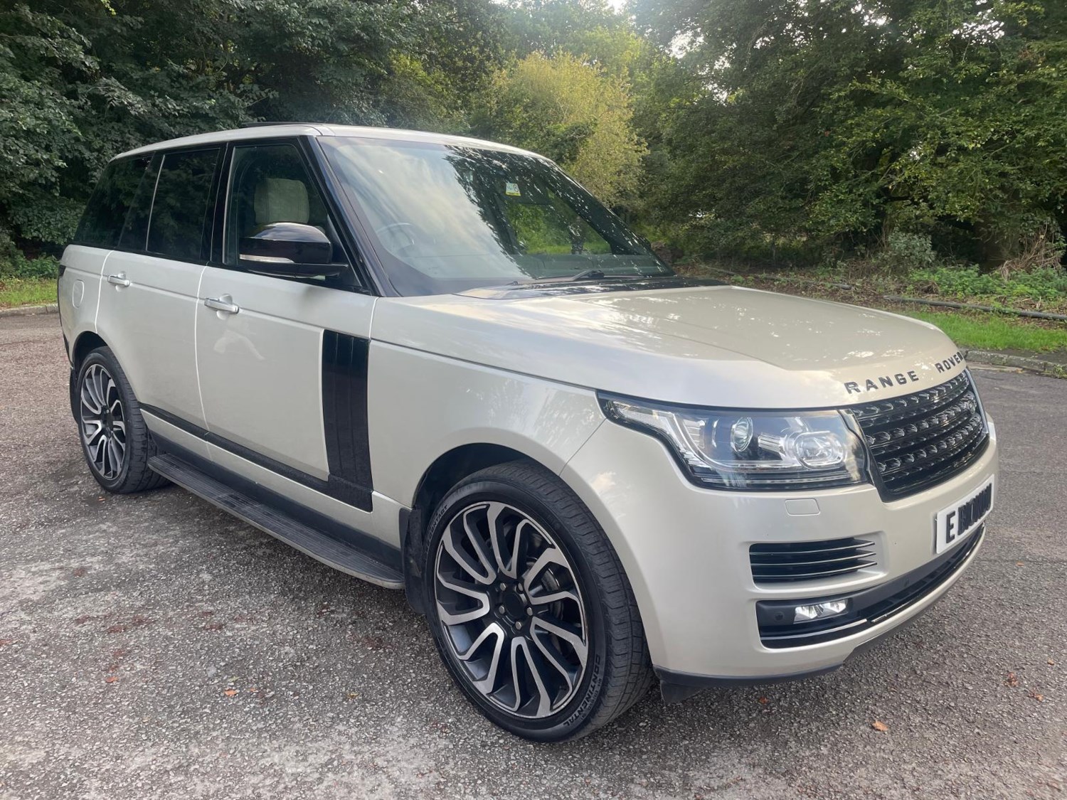 Land Rover Range Rover Listing Image