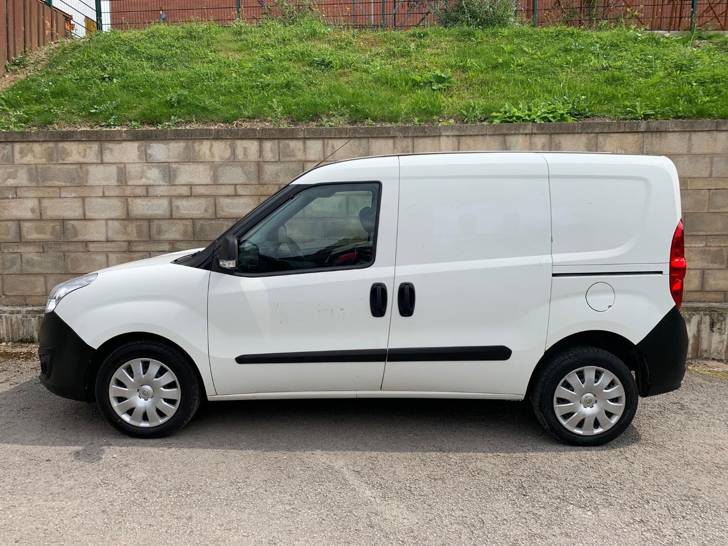 Vauxhall Combo Listing Image