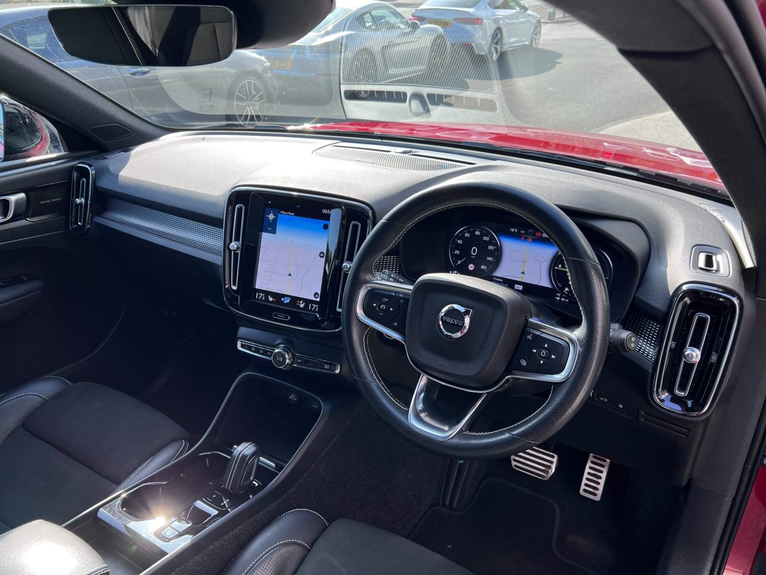 Volvo XC40 Listing Image