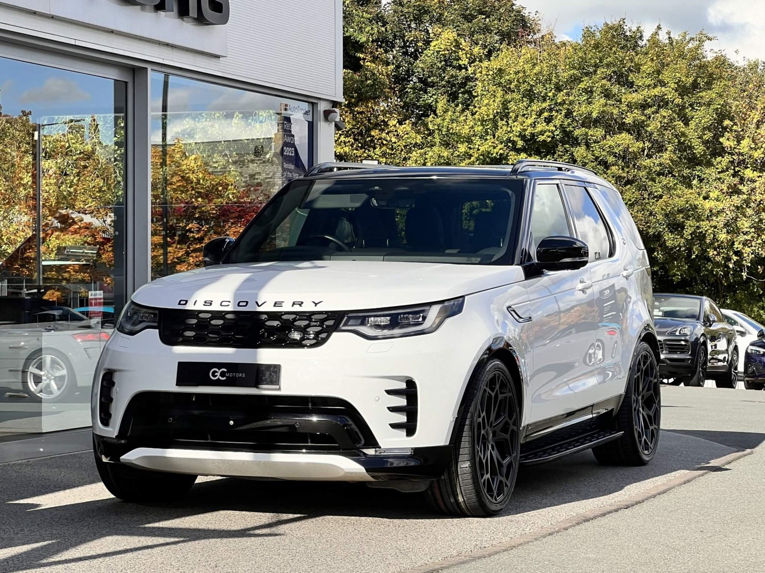 Land Rover Discovery Listing Image