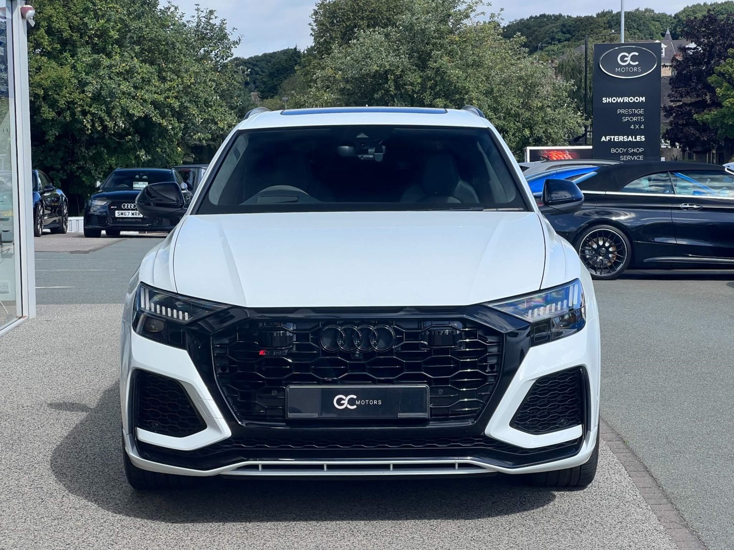 Audi RSQ8 Listing Image