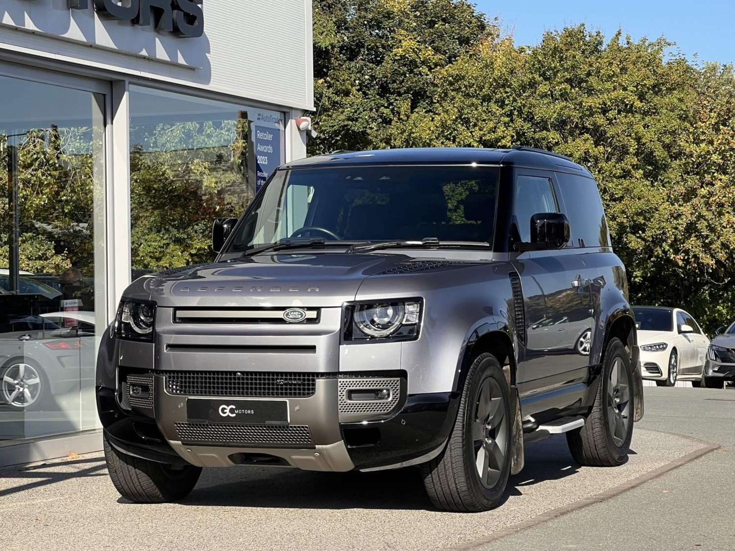 Land Rover Defender Listing Image