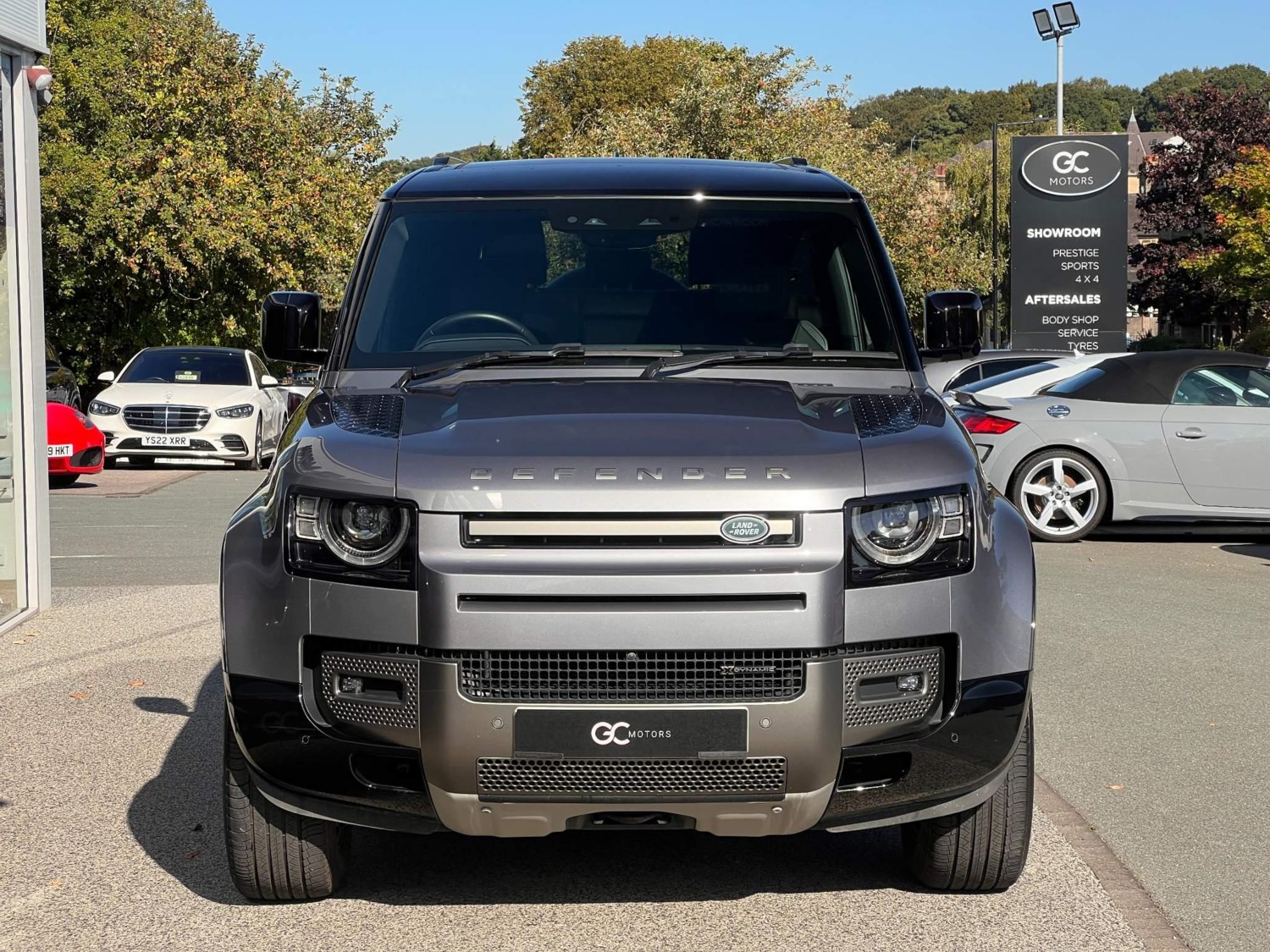 Land Rover Defender Listing Image