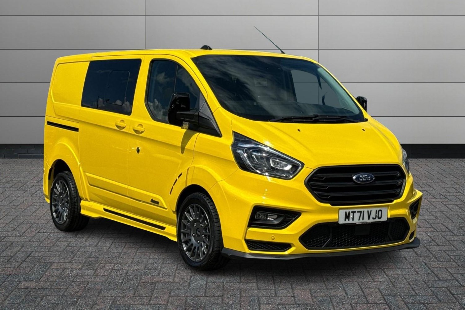 Ford Transit Custom Listing Image