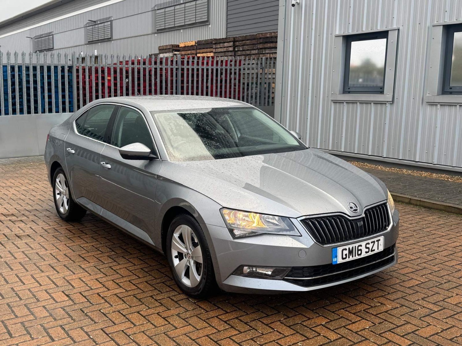 Skoda Superb Listing Image