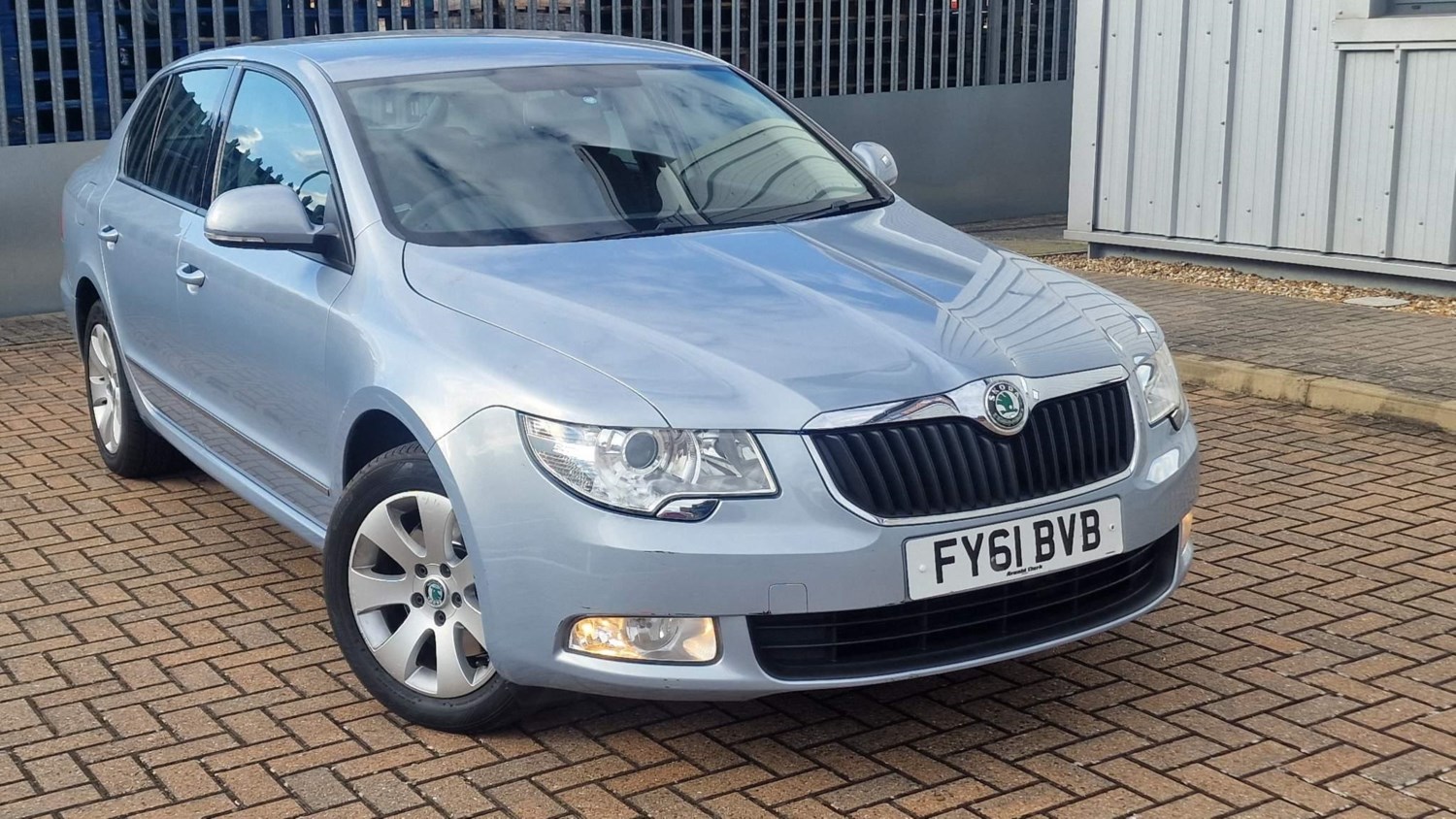 Skoda Superb Listing Image