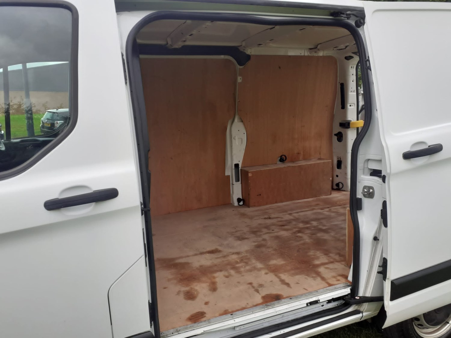 Ford Transit Custom Listing Image