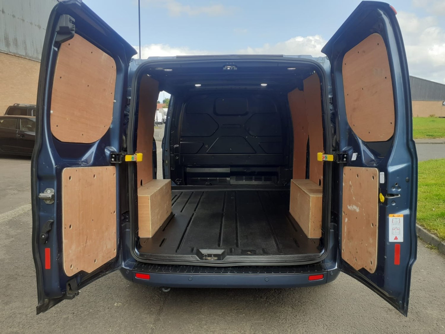 Ford Transit Custom Listing Image