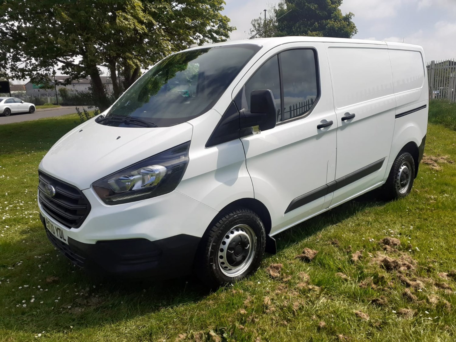 Ford Transit Custom Listing Image