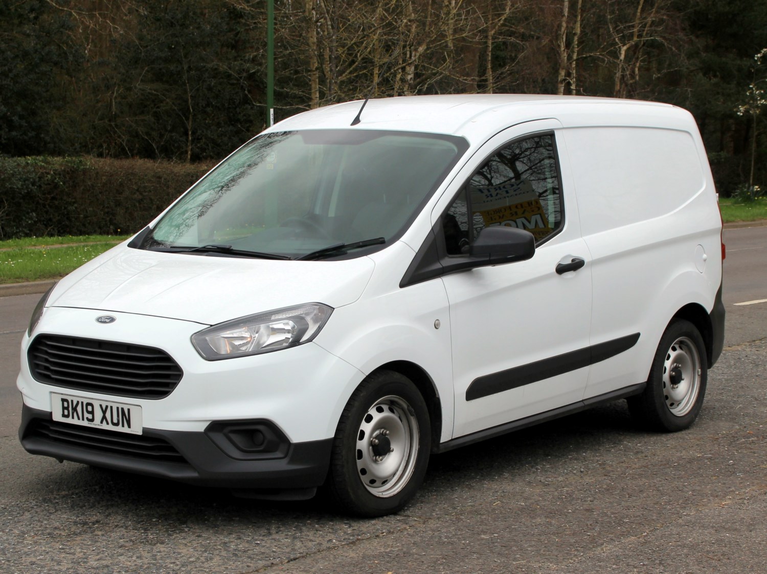 Ford Transit Courier Listing Image