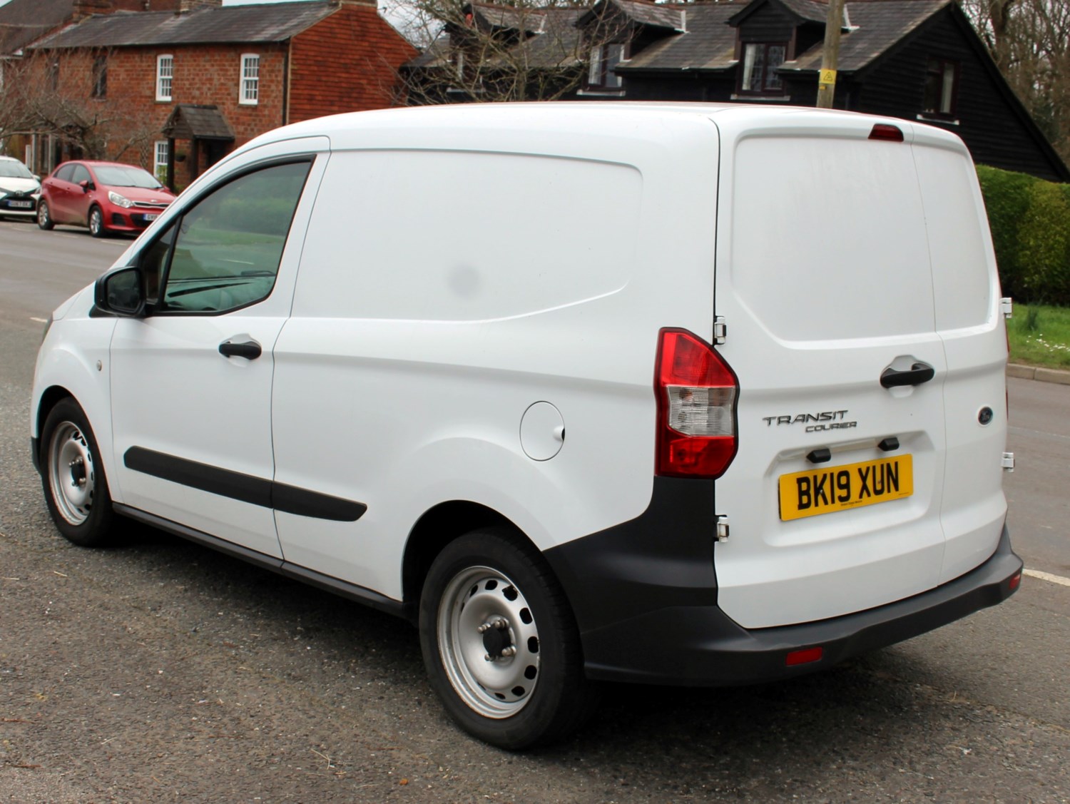 Ford Transit Courier Listing Image