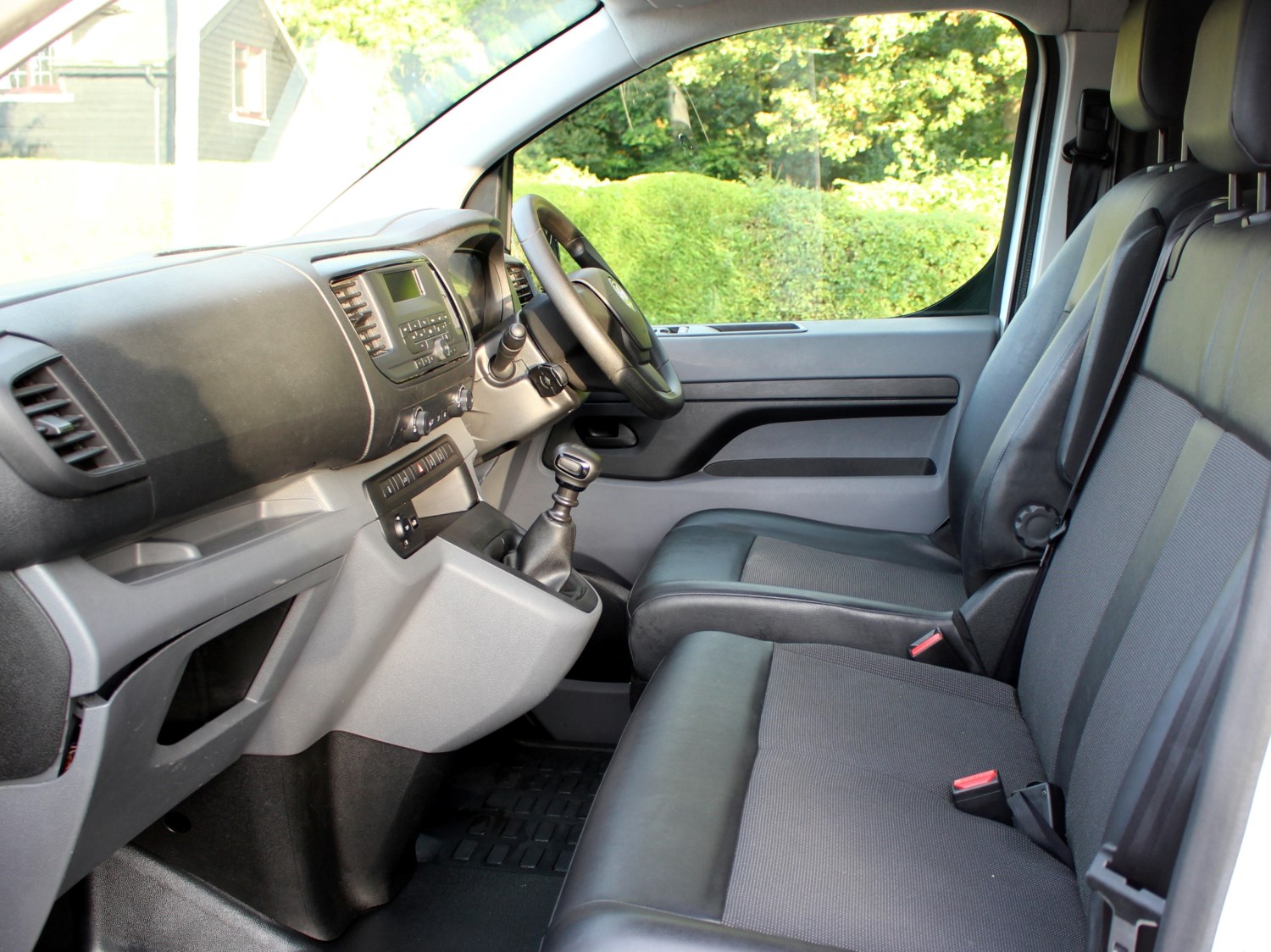 Vauxhall Vivaro Listing Image