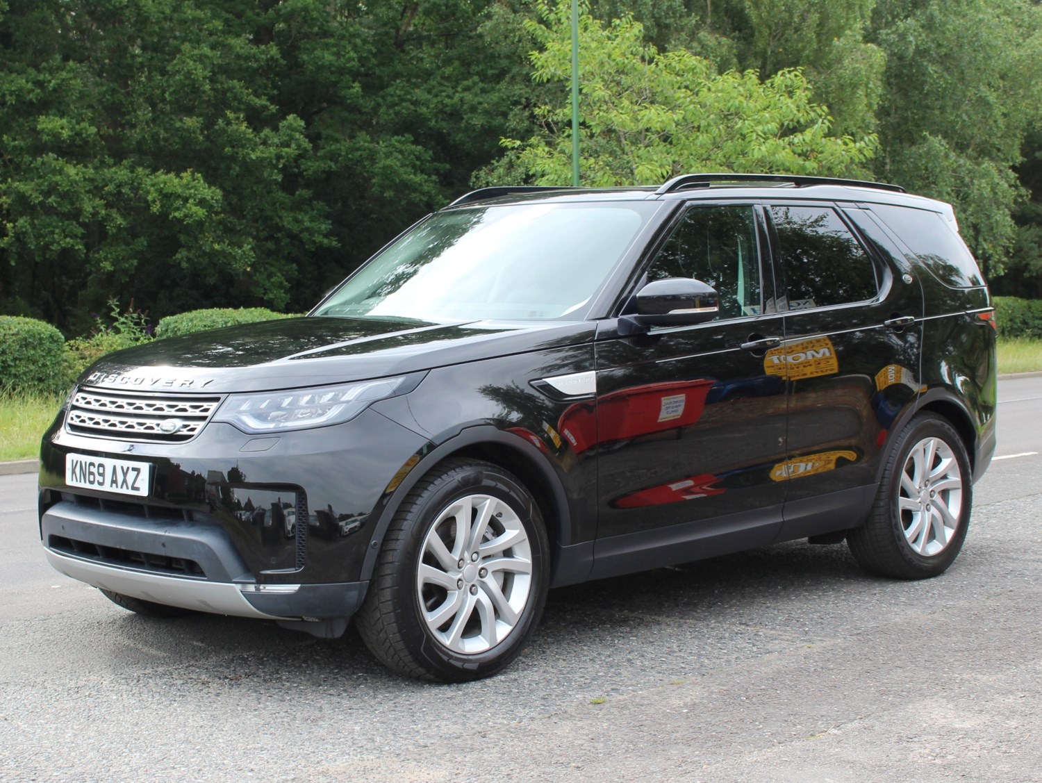 Land Rover Discovery Listing Image