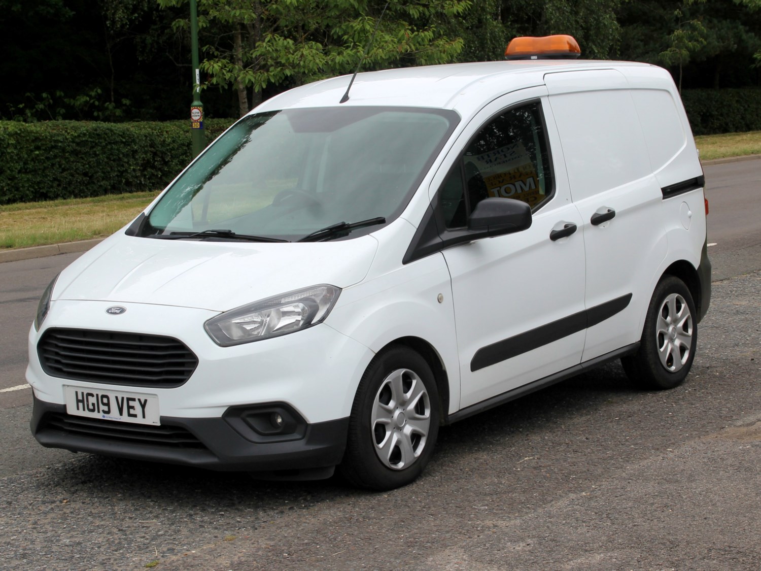 Ford Transit Courier Listing Image