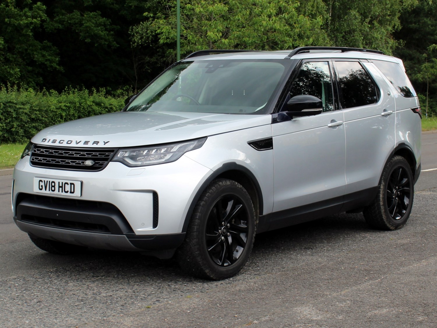 Land Rover Discovery Listing Image