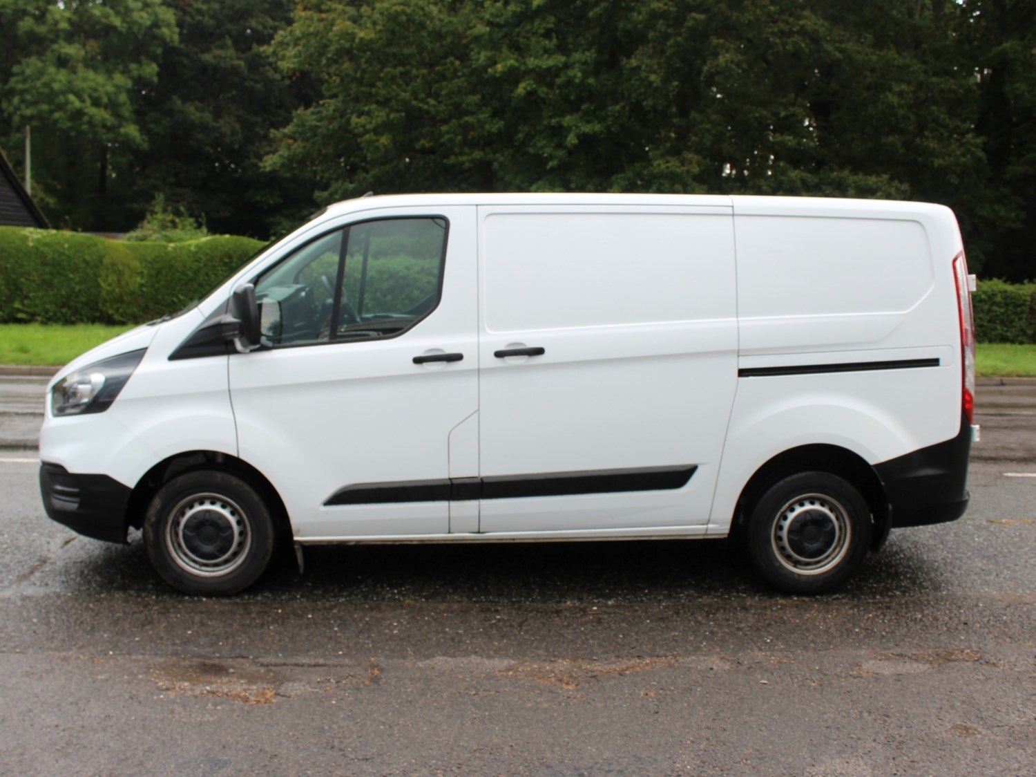 Ford Transit Custom Listing Image