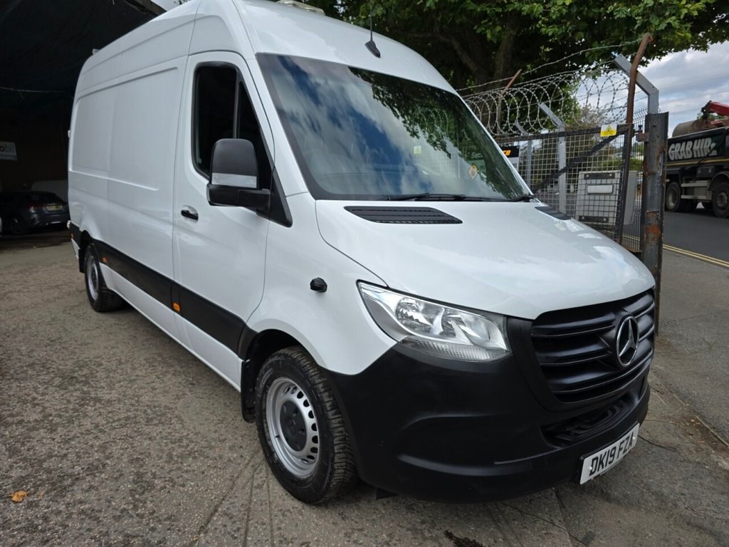 Mercedes-Benz Sprinter Listing Image