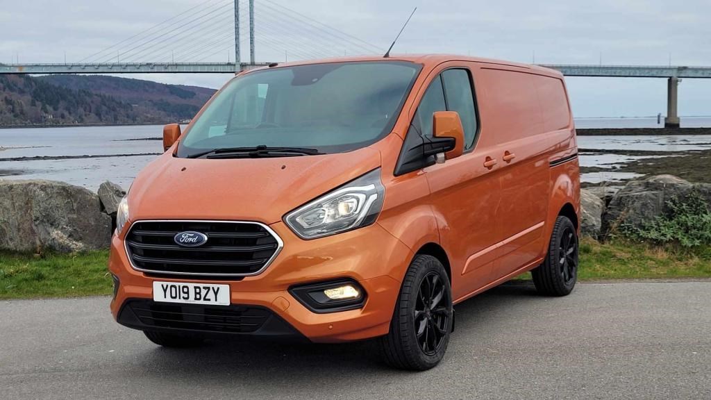 Ford Transit Custom Listing Image