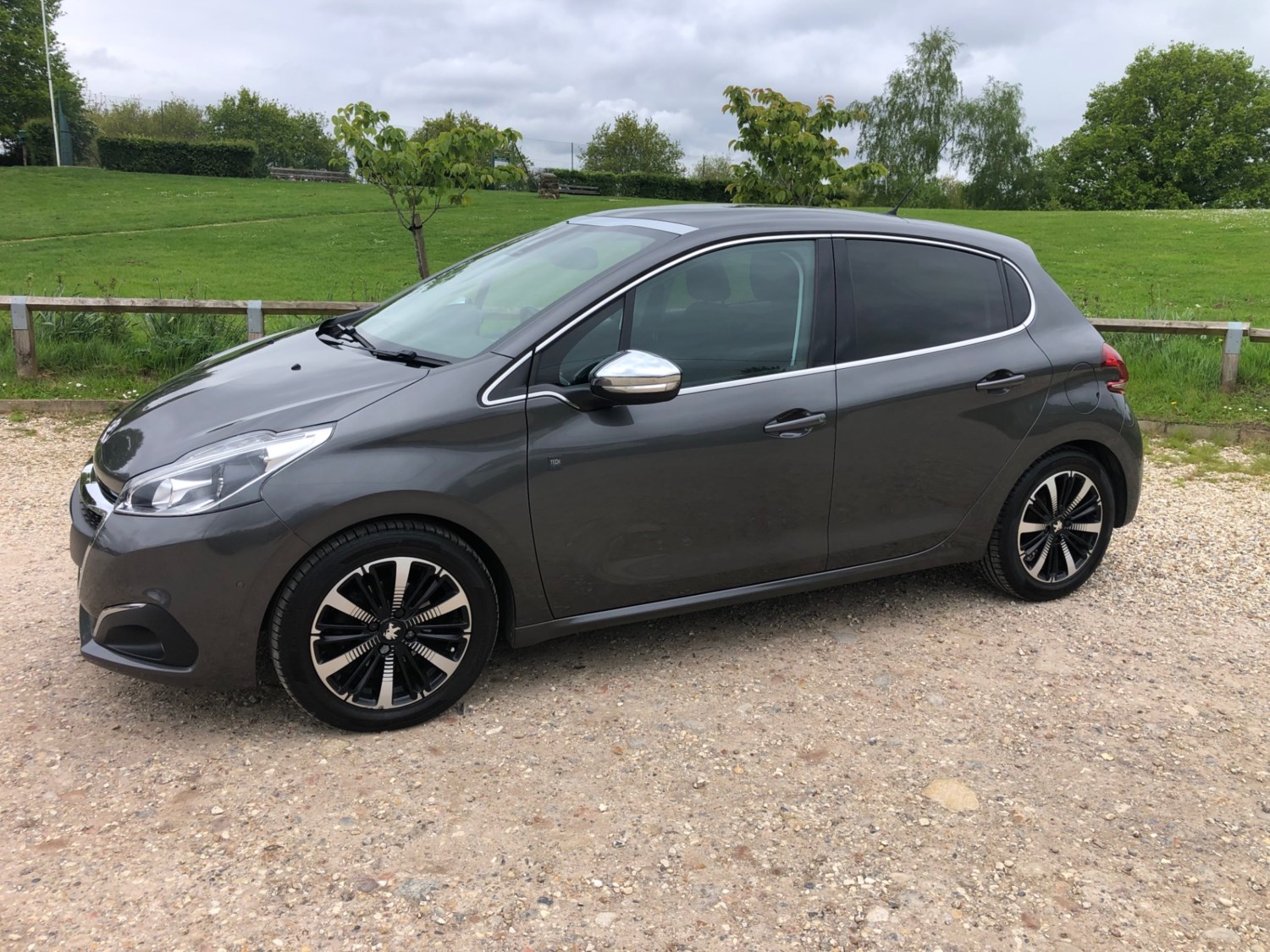 Peugeot 208 Listing Image