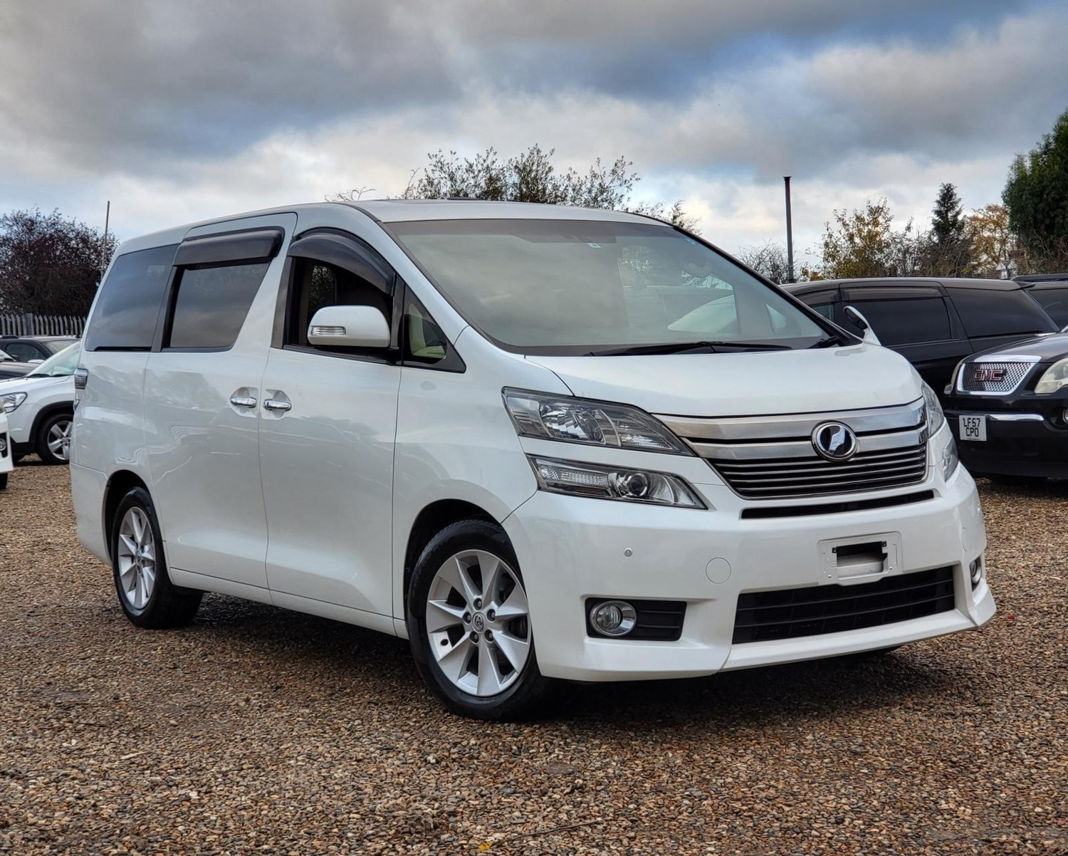 Toyota Vellfire Listing Image